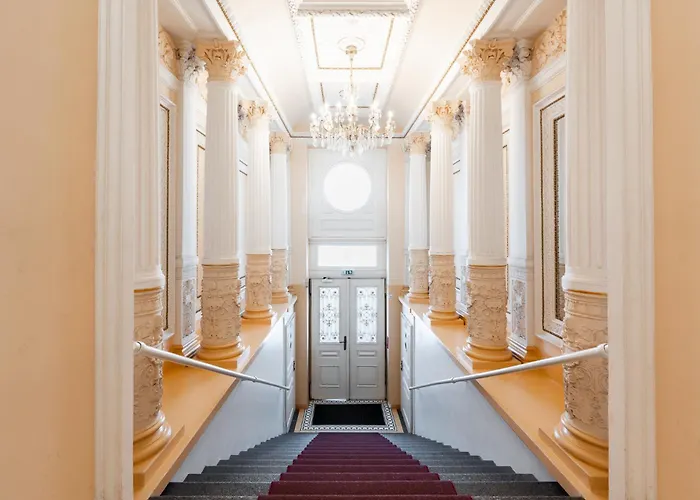 Charming In Spain St *